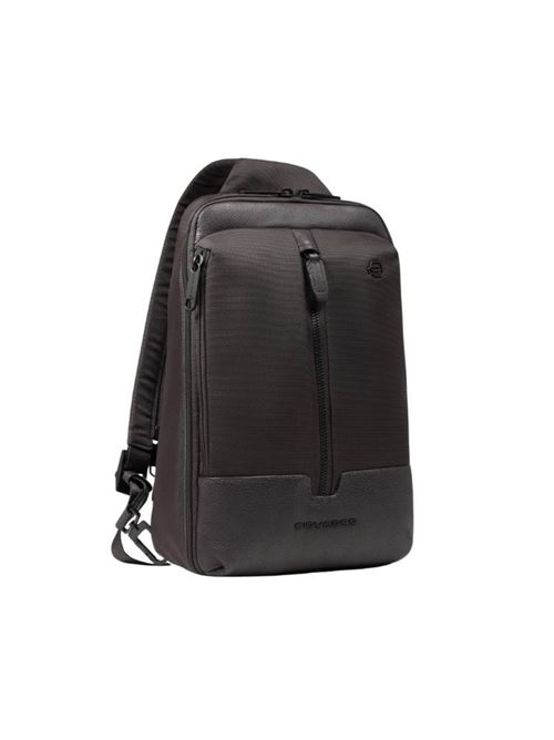 Zaino monospalla uomo in tessuto riciclato PIQUADRO | CA6448W138BTM